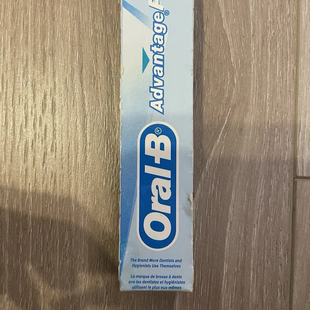 VTG‎ Oral-B Advantage Plus Toothbrush 35 Soft 2000 Power Tip Indicator Blue